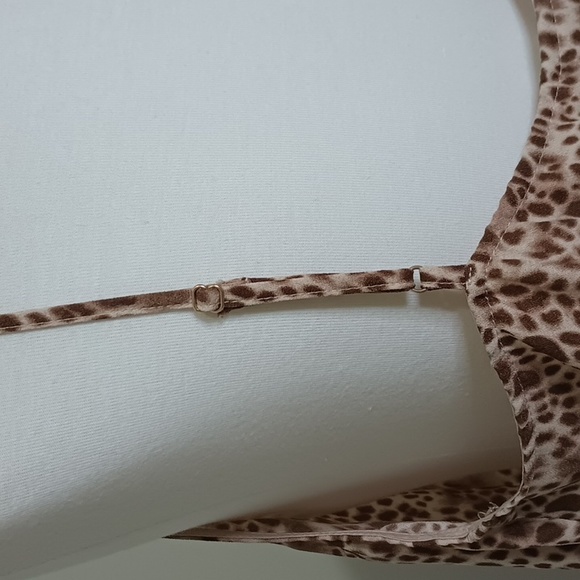A New Day Animal Print Adjustable Spaghetti Straps V Neck Cami Top Size Medium - Picture 4 of 11